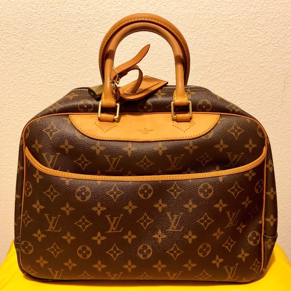 Louis Vuitton Handbags - 💯Authentic Louis Vuitton Deauville